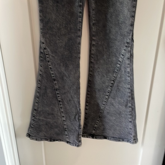 HOT NEW ITEM - Picture 3 of 7